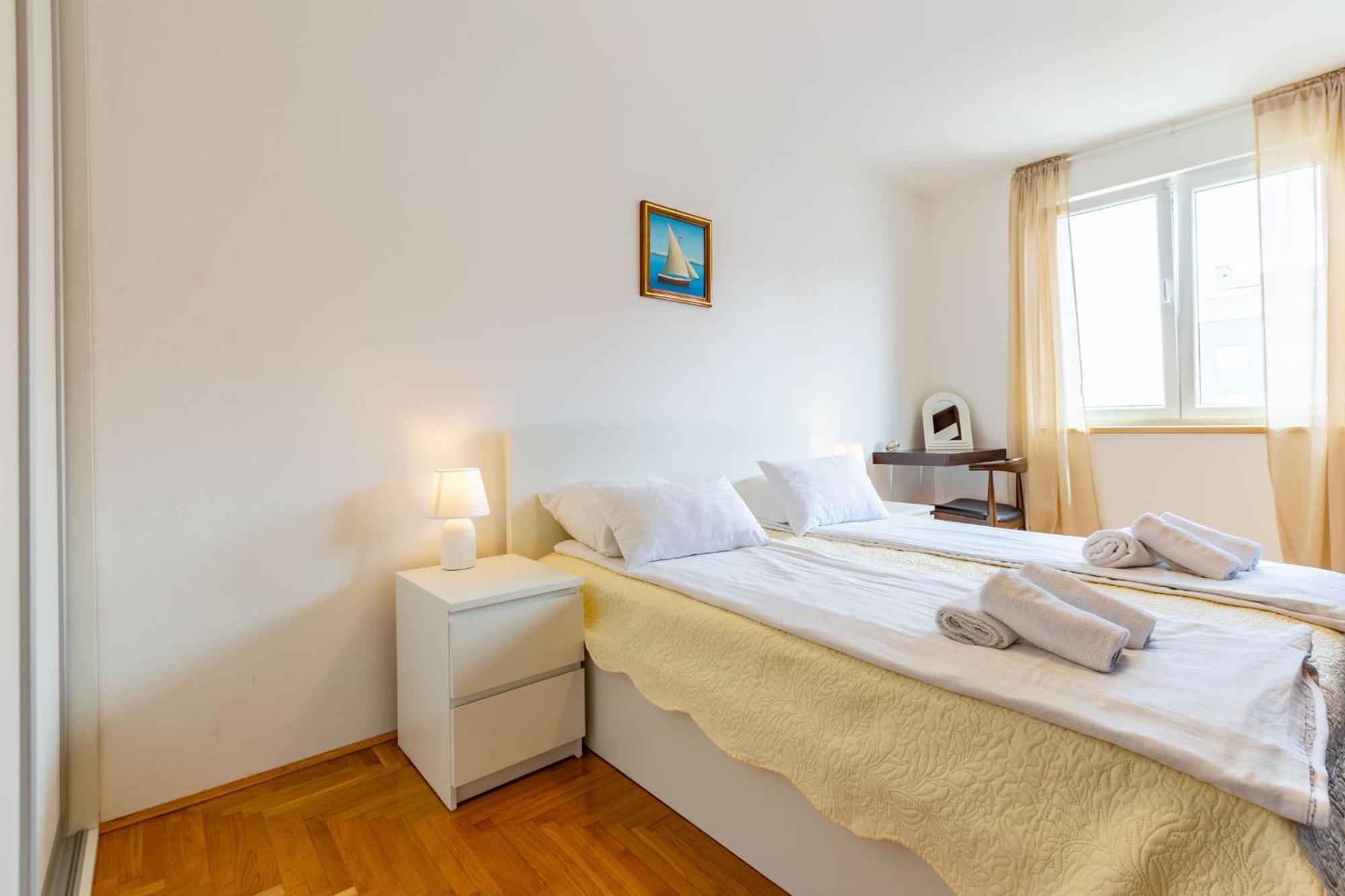 Amarena Studio With Parking Zadar Bagian luar foto