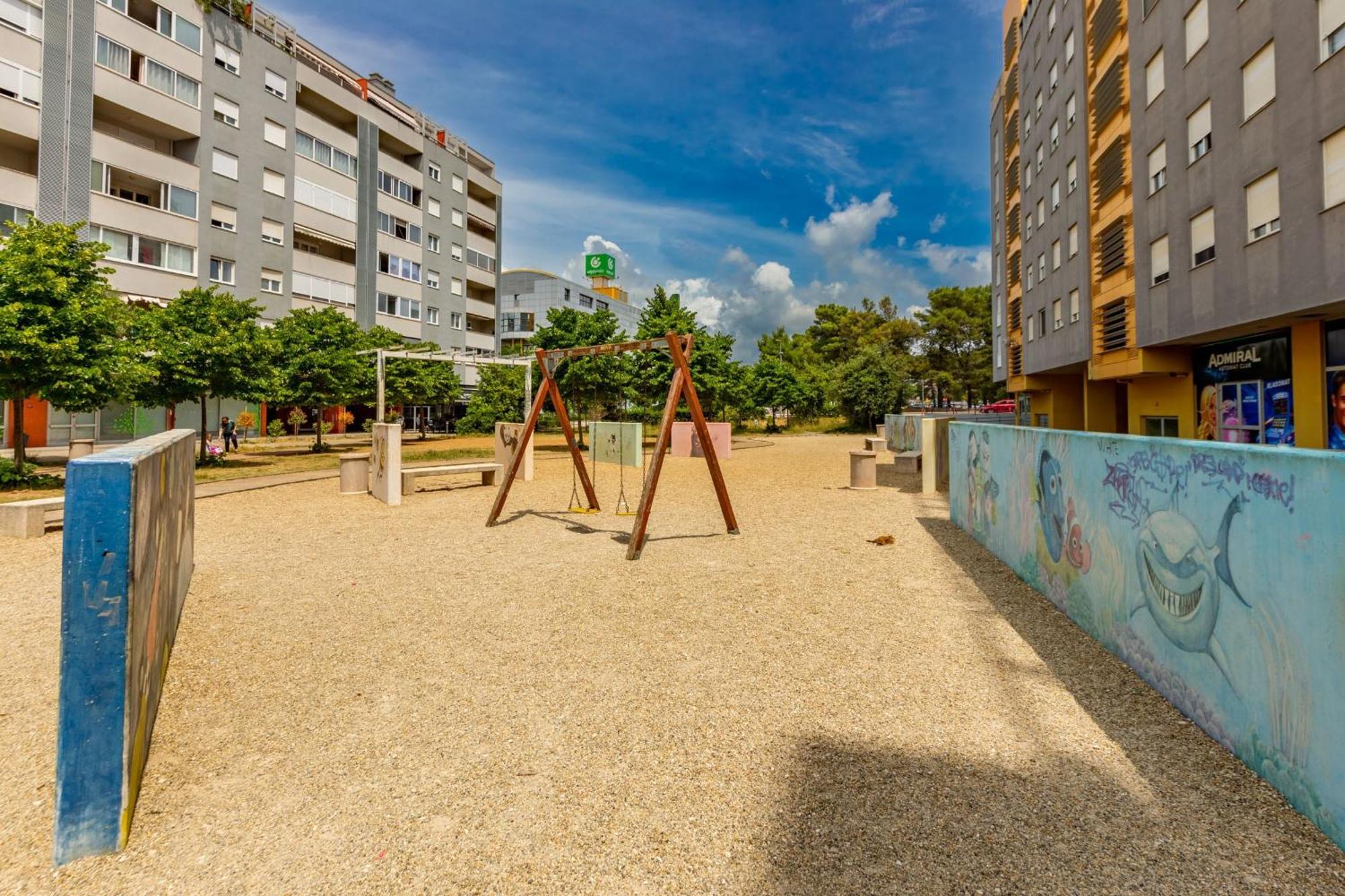 Amarena Studio With Parking Zadar Bagian luar foto
