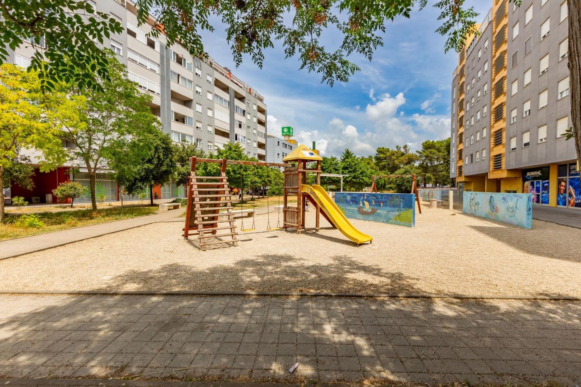 Amarena Studio With Parking Zadar Bagian luar foto